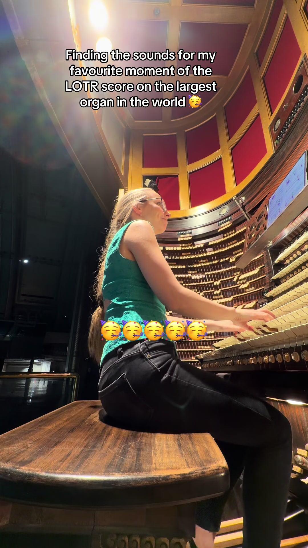 @Anna Lapwood | Organist