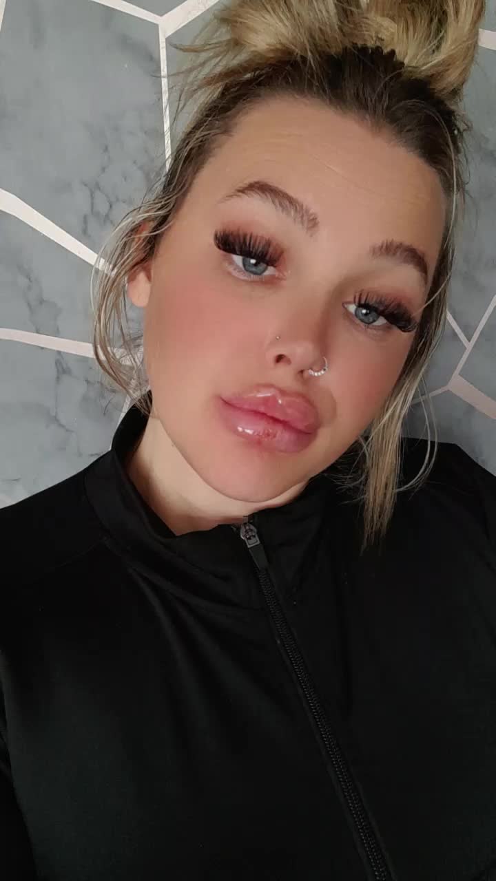 @BlondeQueenBee🍑🐷🥷📸🚩