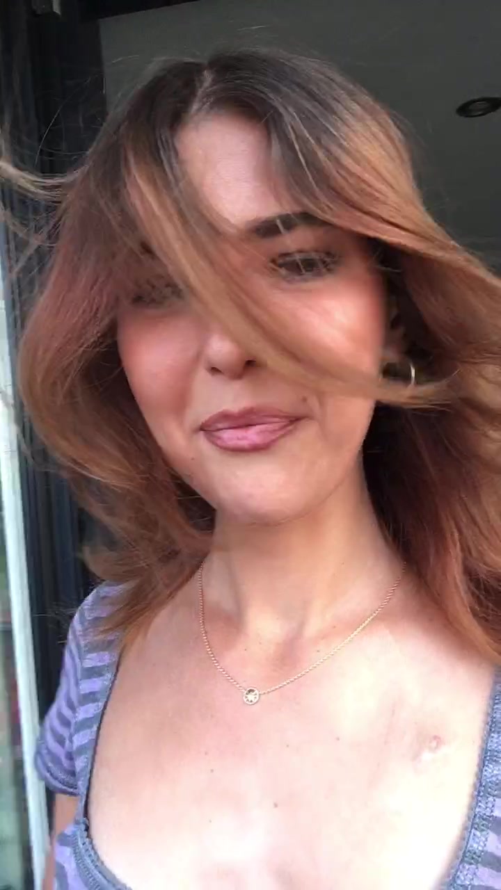 @livelaughlana