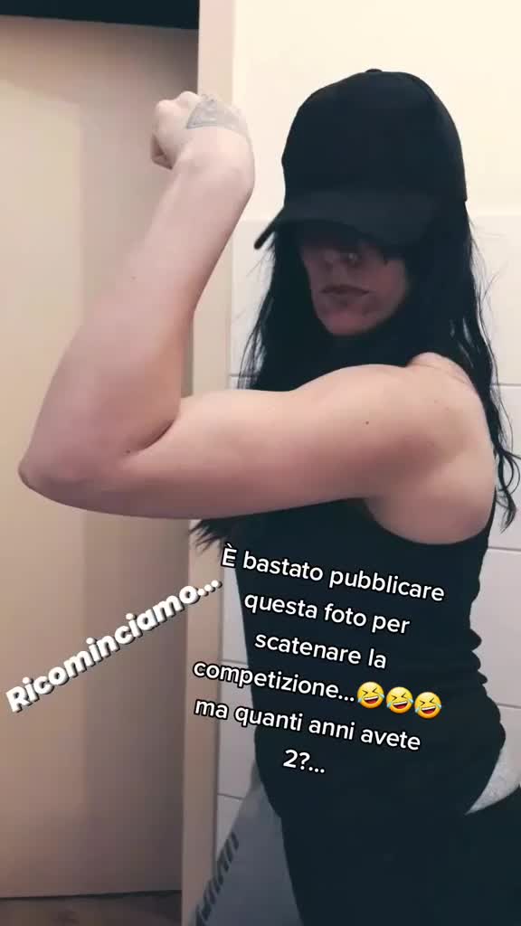 @LadyWolfBlack🐺