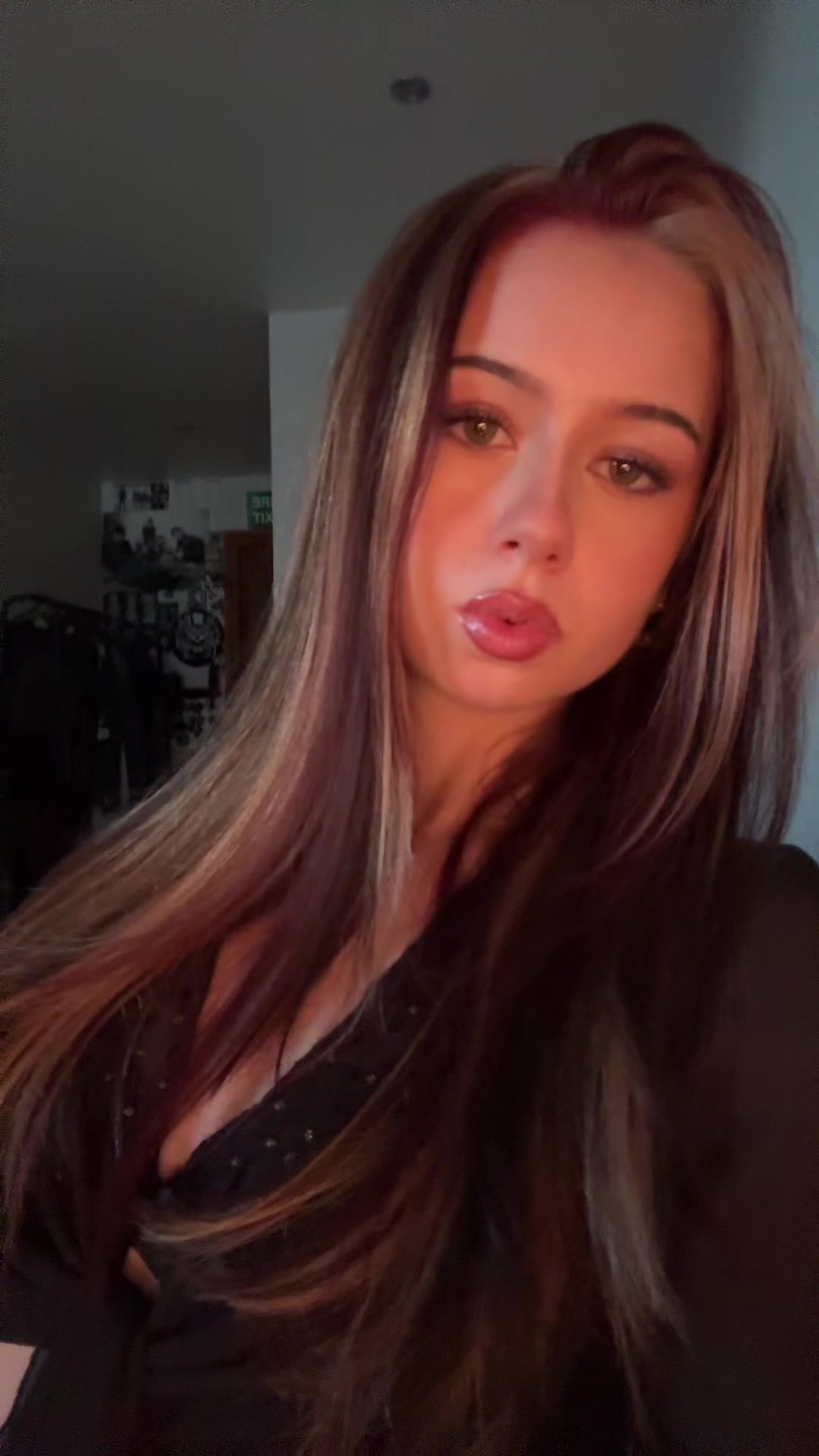 @𑣲𝄞lolarae