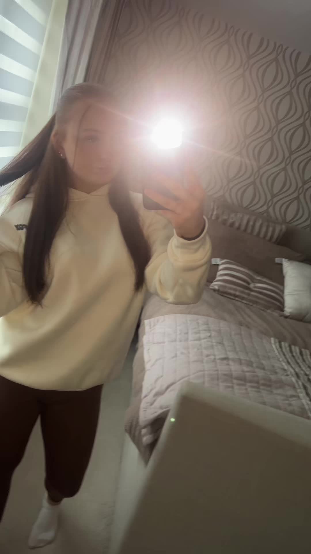 @Izz x