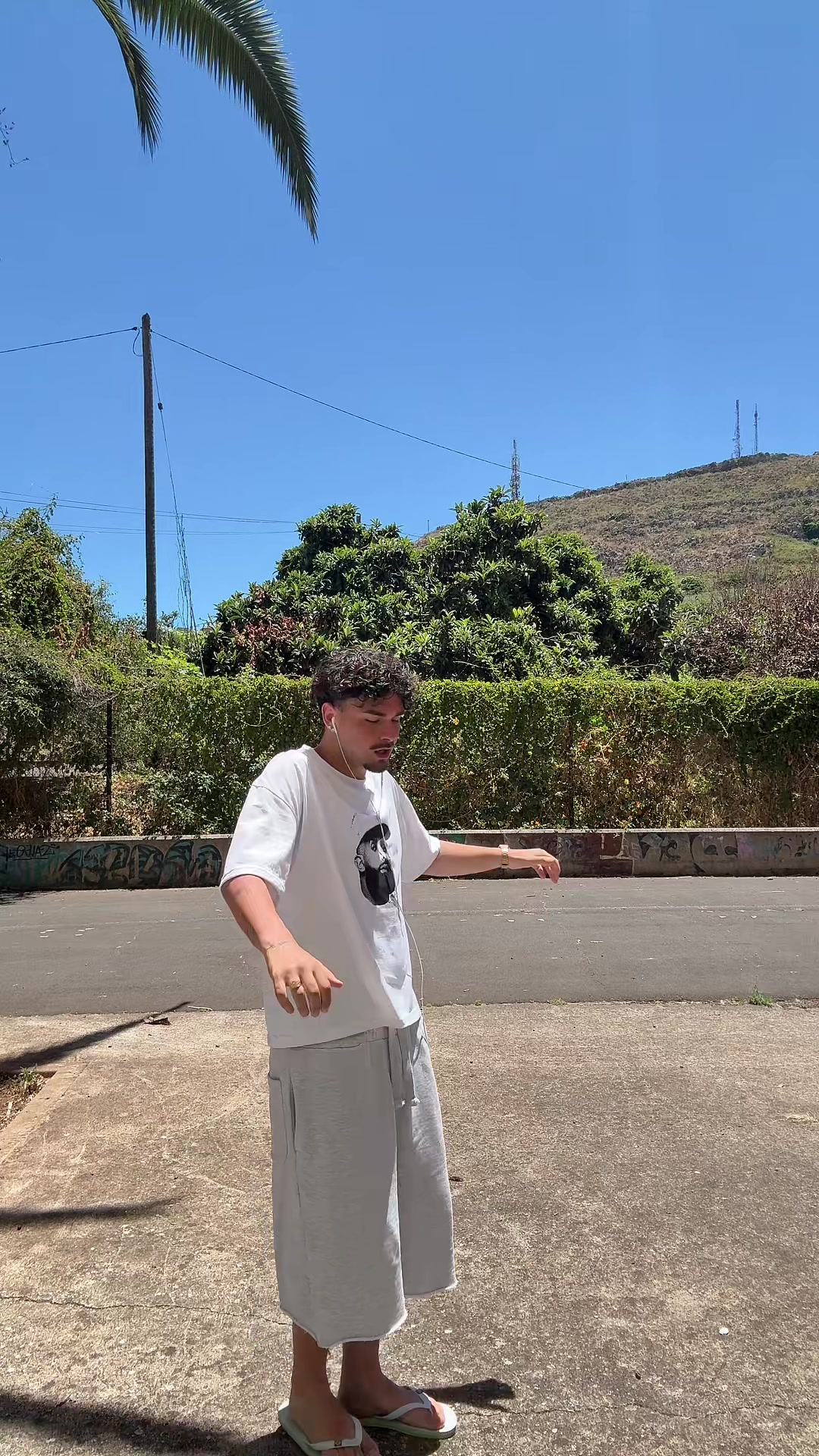 @carlosbelloo__