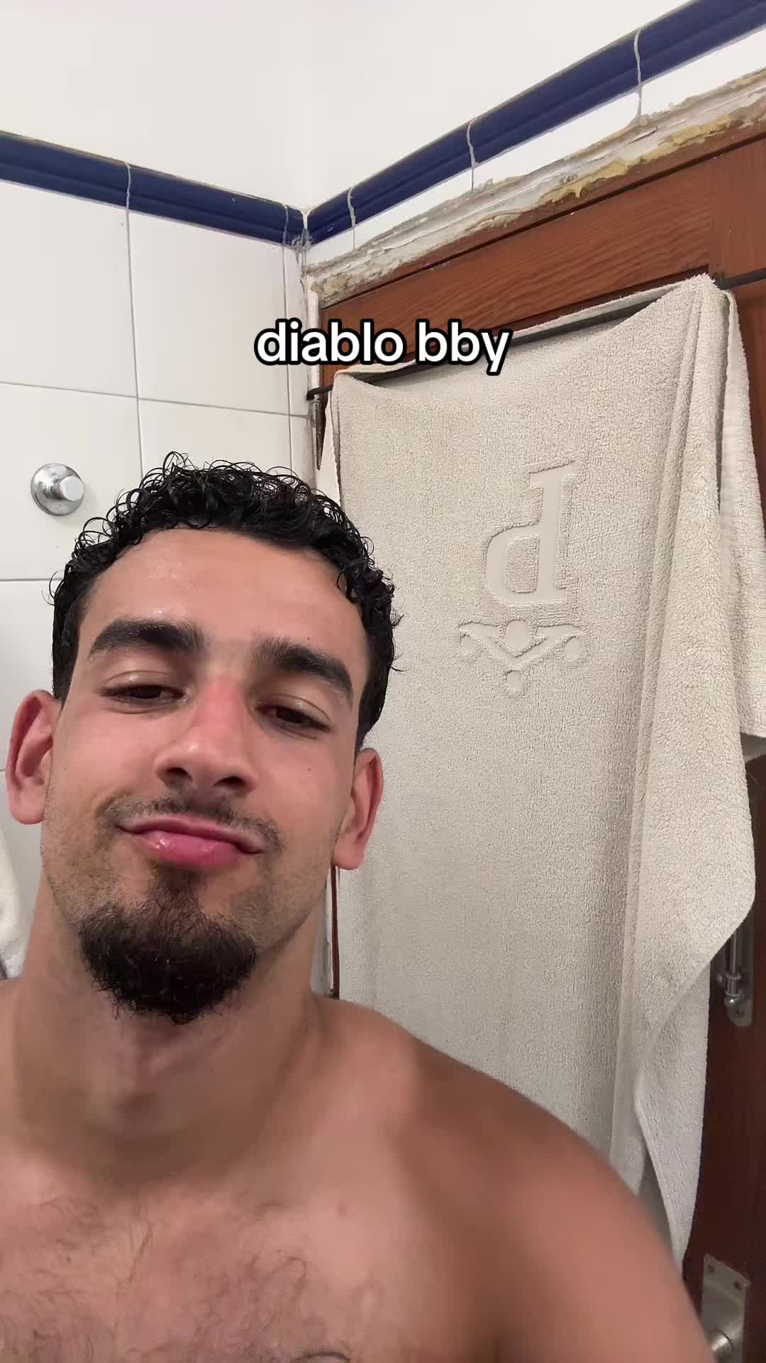 @D Hm