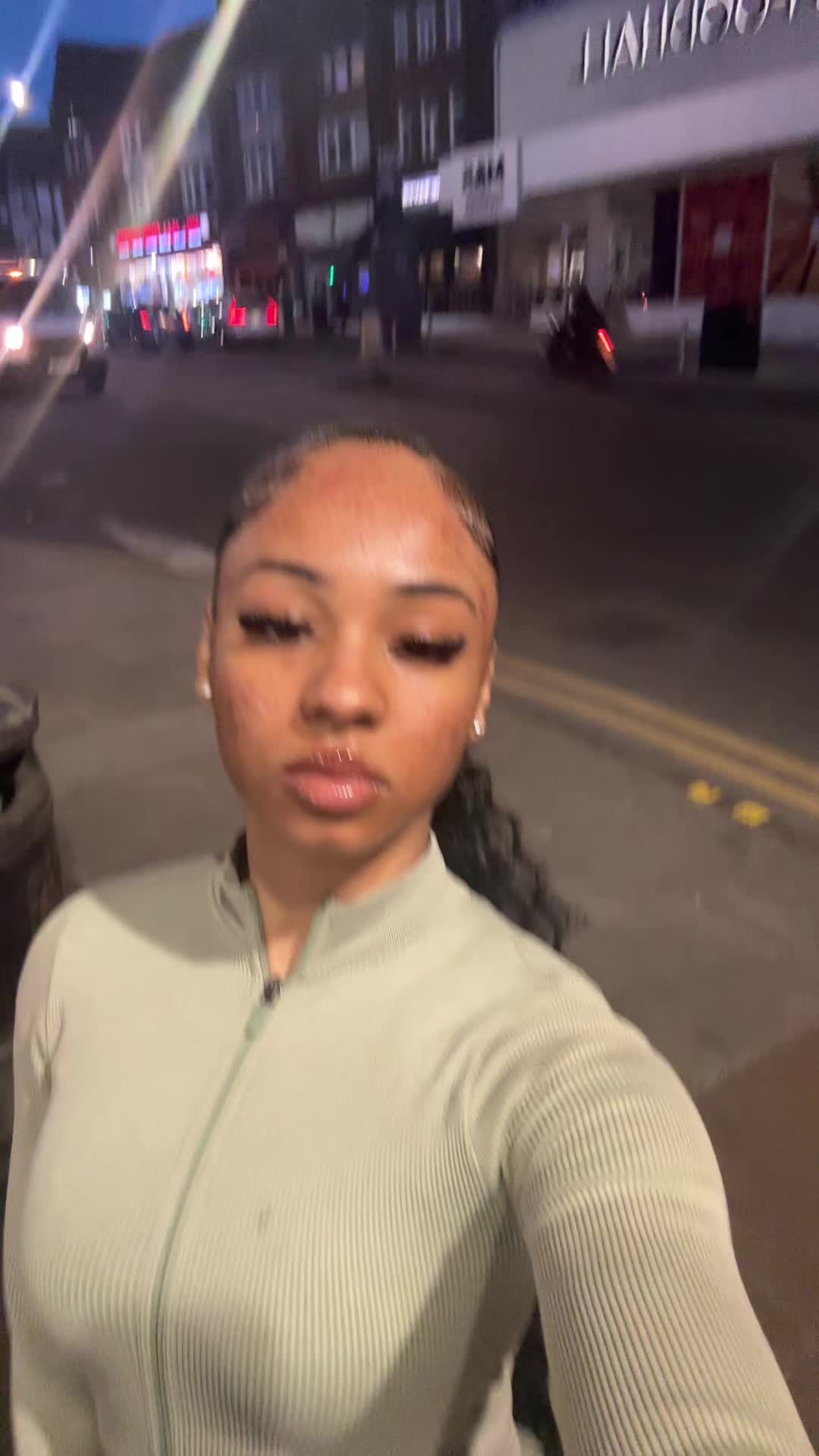 @︎︎👩🏽🦱ྀིྀི
