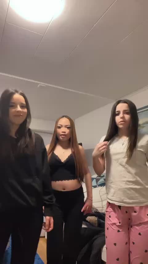 @𝓐𝓷𝓰𝓮𝓵𝓲𝓷𝓪