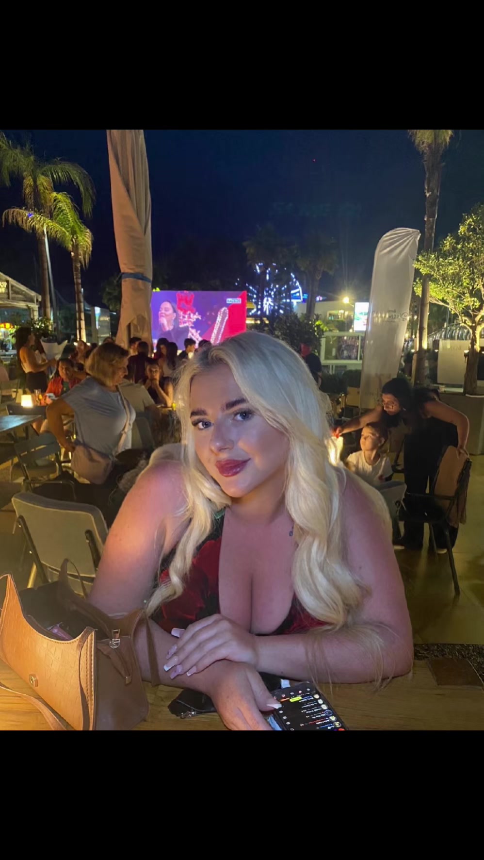 @Jessica Holmes