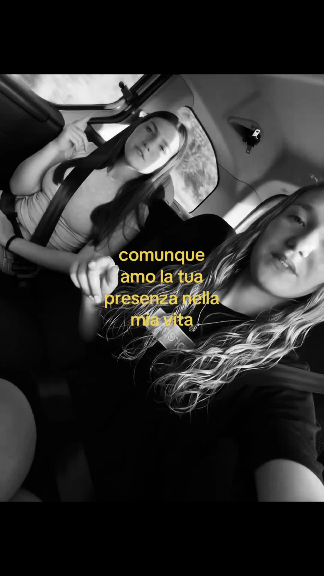 @👸🏼👸🏻