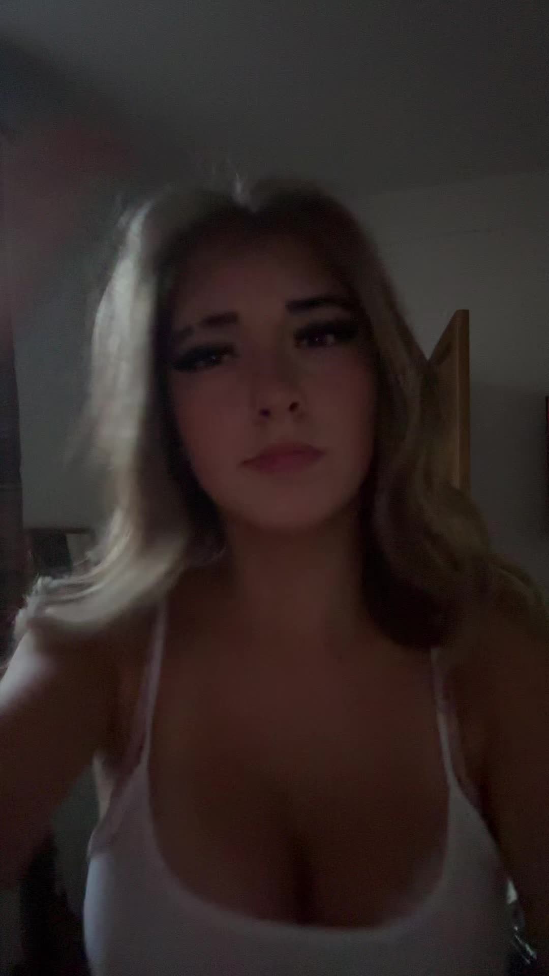 @🦄
