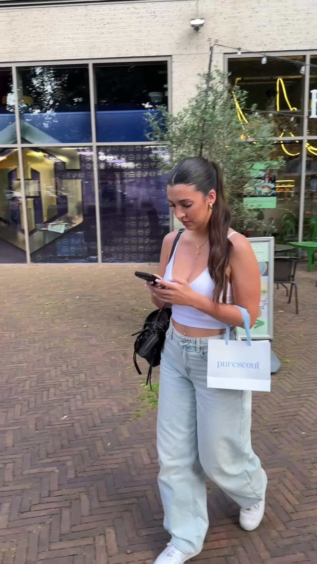 @Alya Ferrari