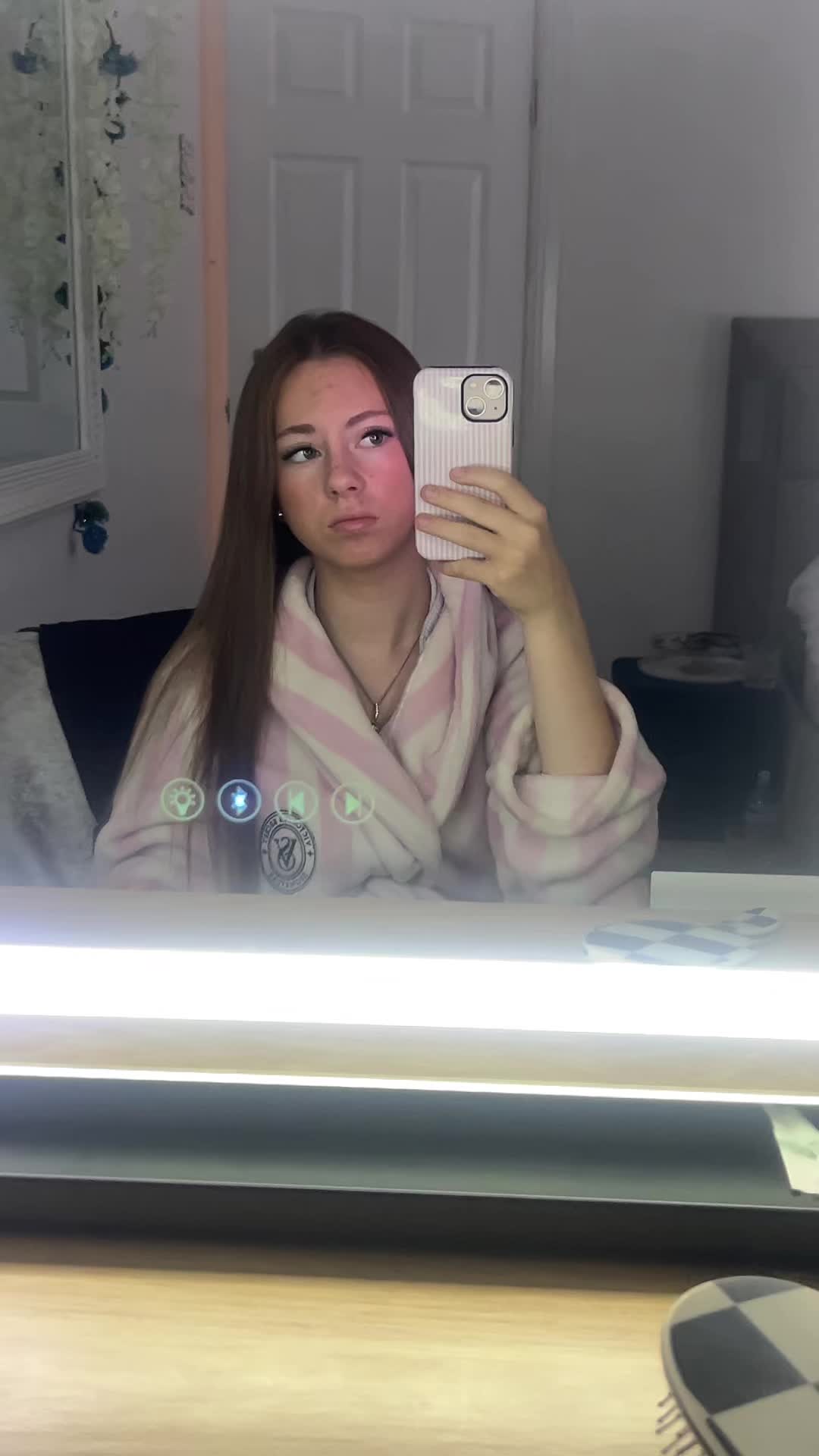 @-𝒜𝓋𝒶-