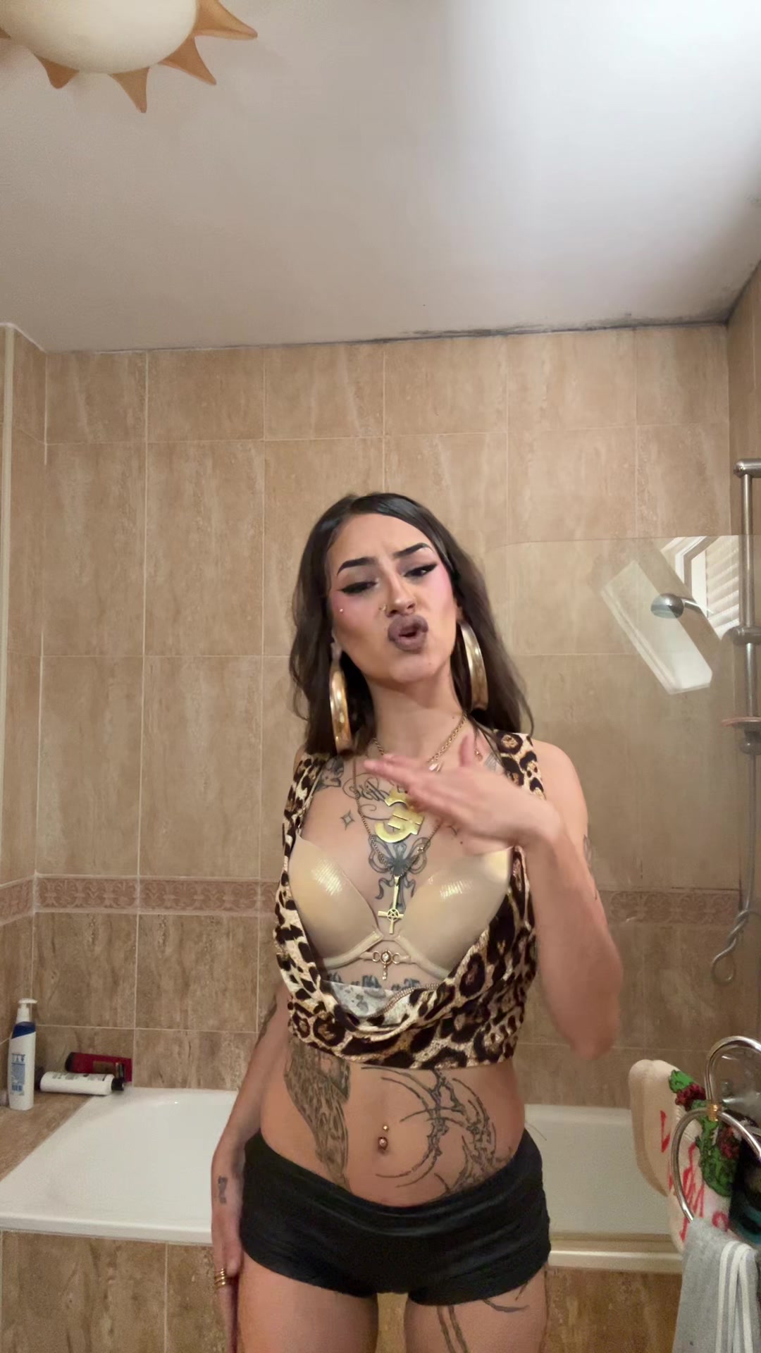 @Lahoeee