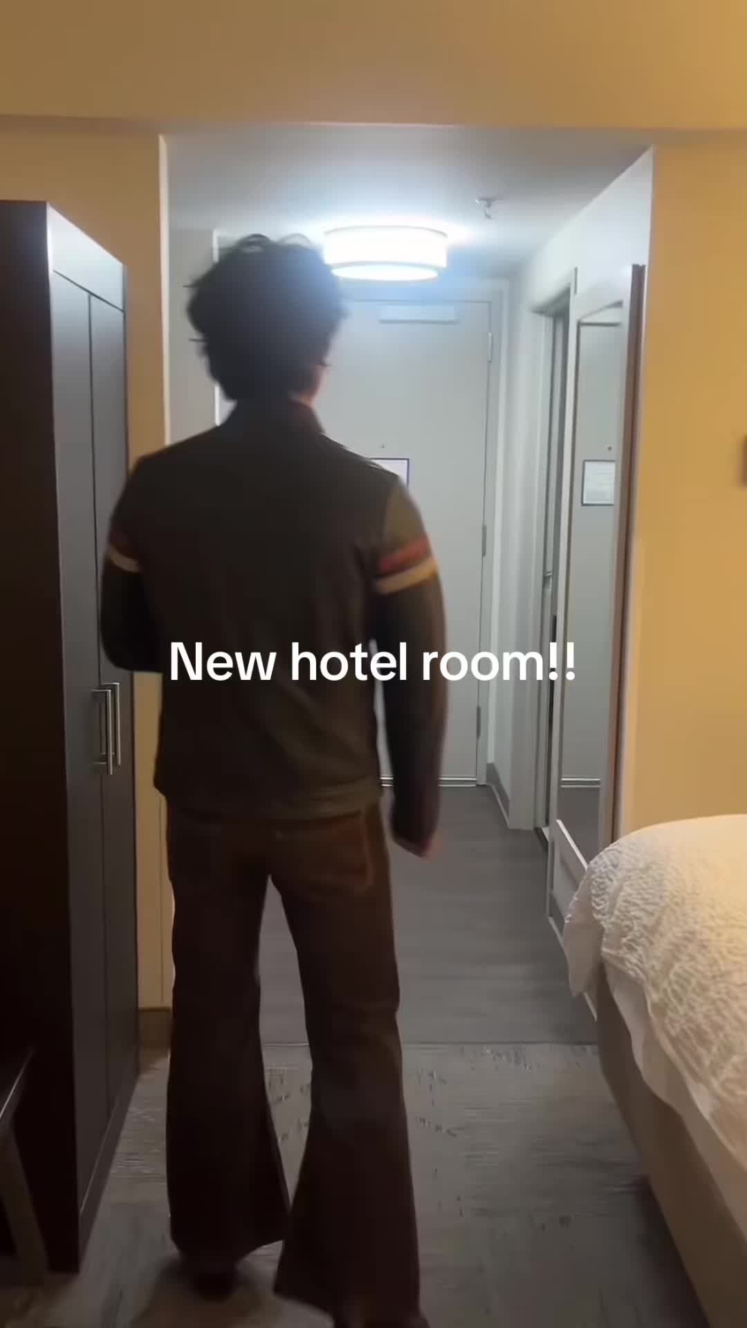 @Hullo