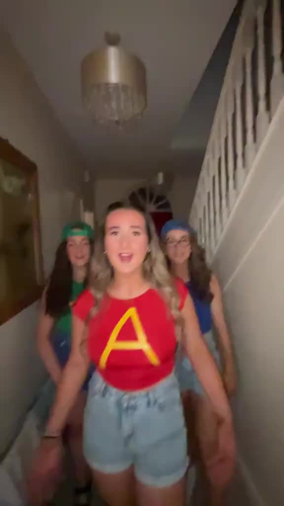 @Elliegriffin