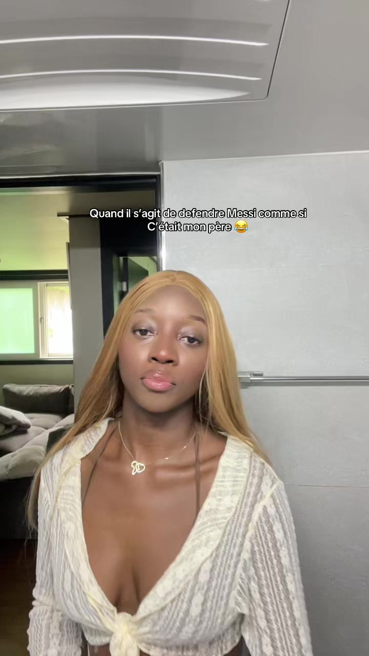 @ÉMILIE MIKOUATA 🦋🇬🇦🇰🇷