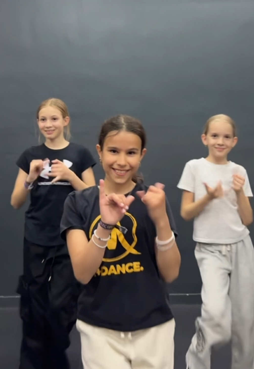 @M-dance.si