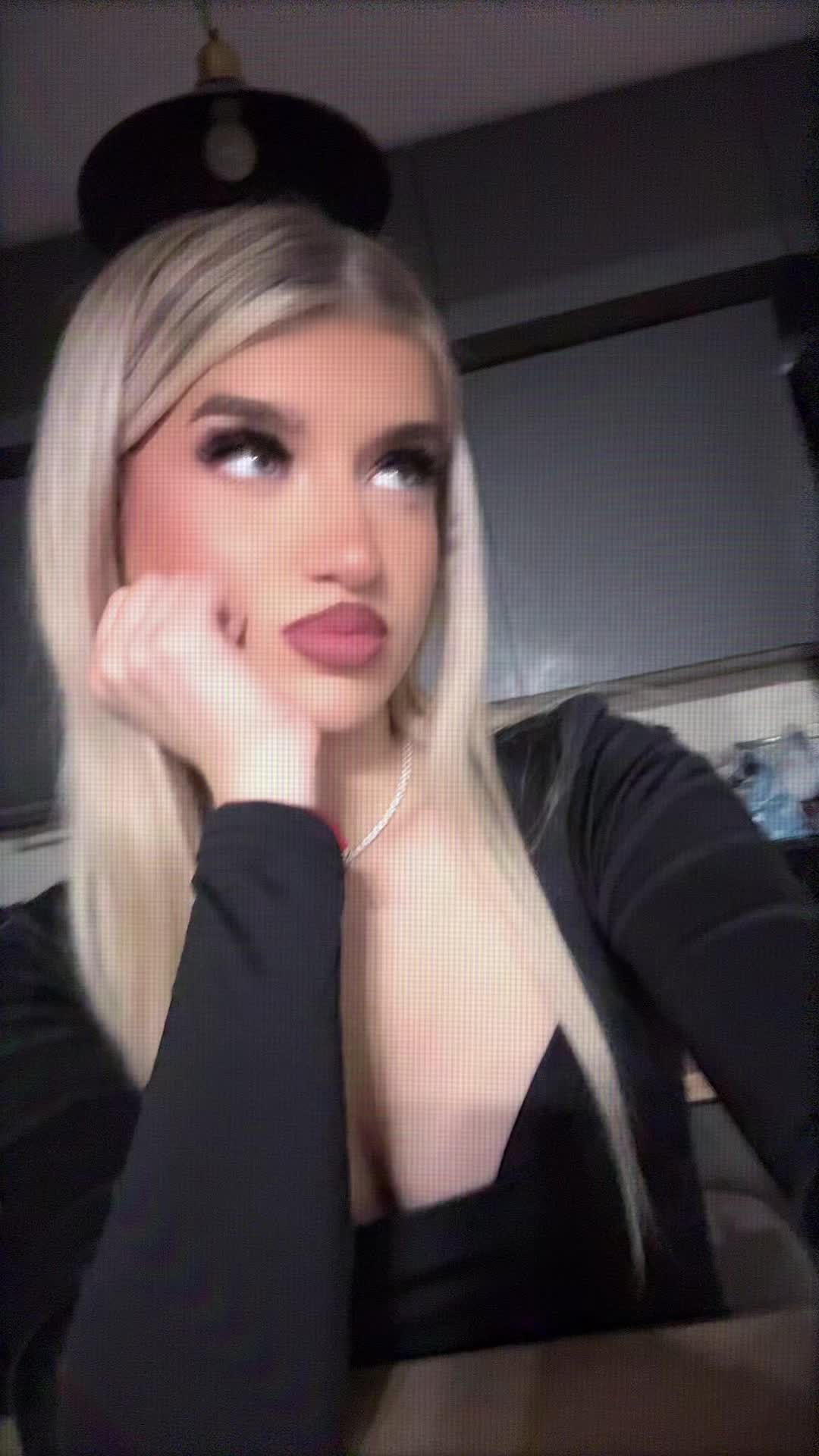 @Diana Damian 𝜗𝜚