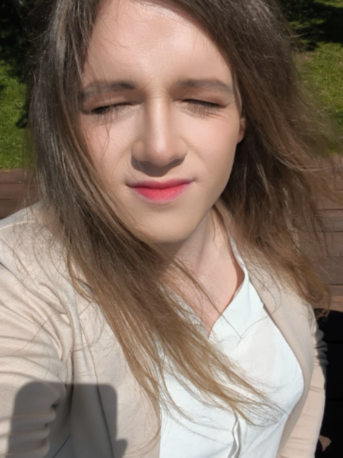 @Laurababyemily