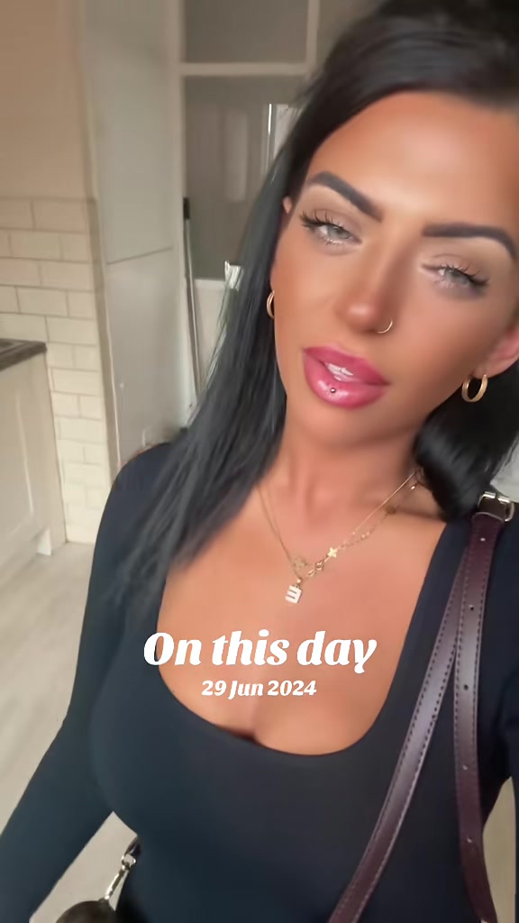 @𝓔 𝓫 𝓸 𝓷 𝔂 𝑪 𝒐 𝒙 🍒