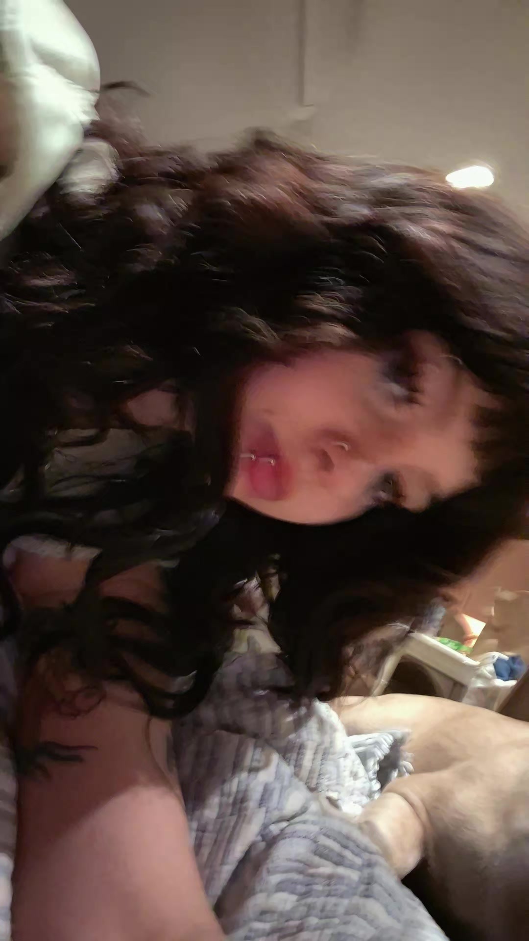 @(￣ー￣)