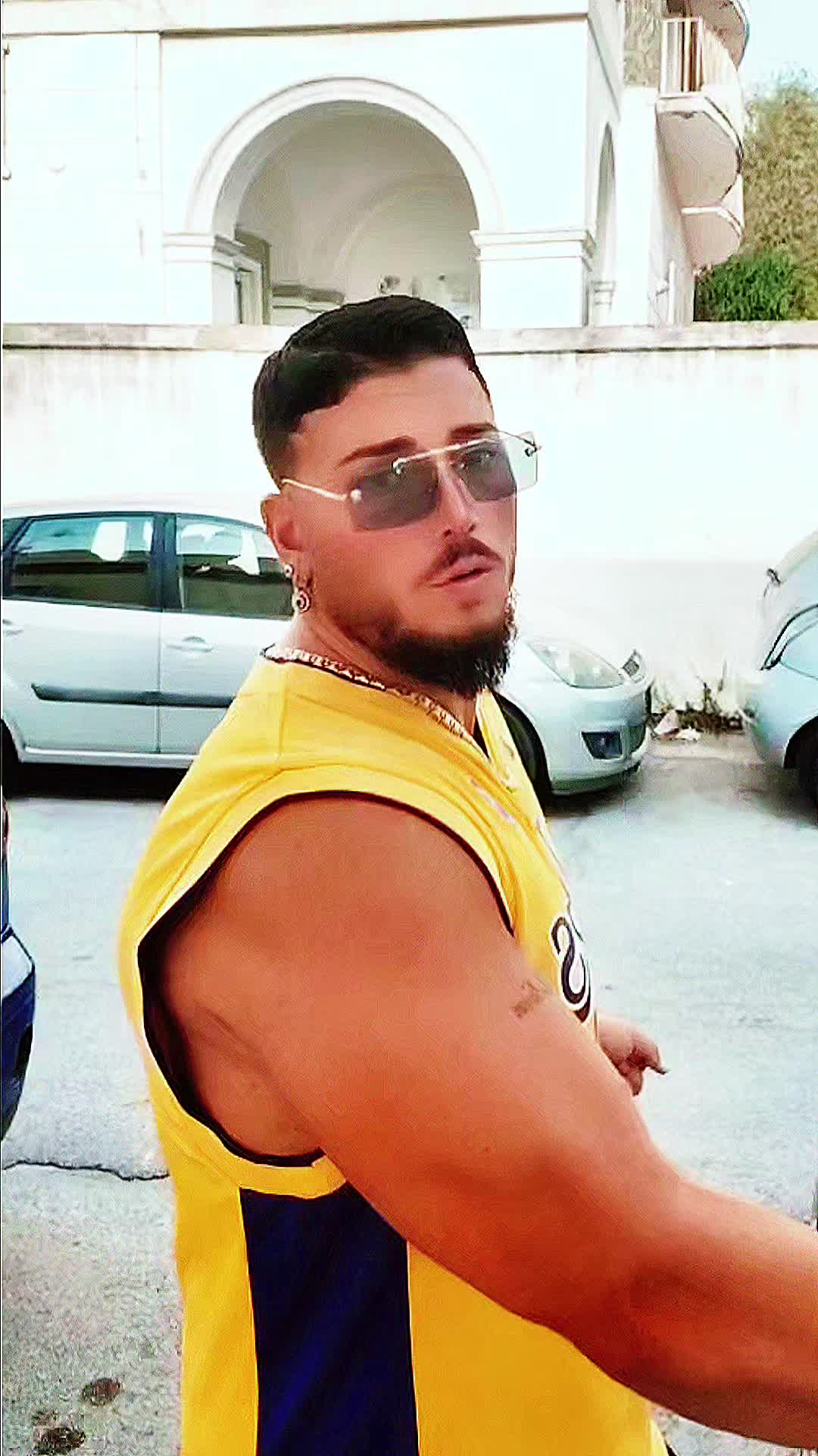 @Emanuele Avitabile