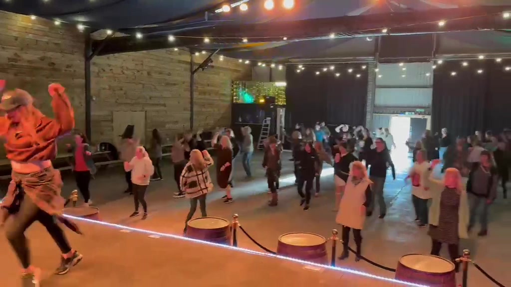 @foxyslinedancing