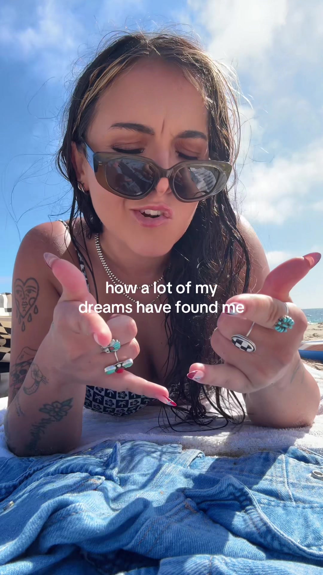 @pikivids_