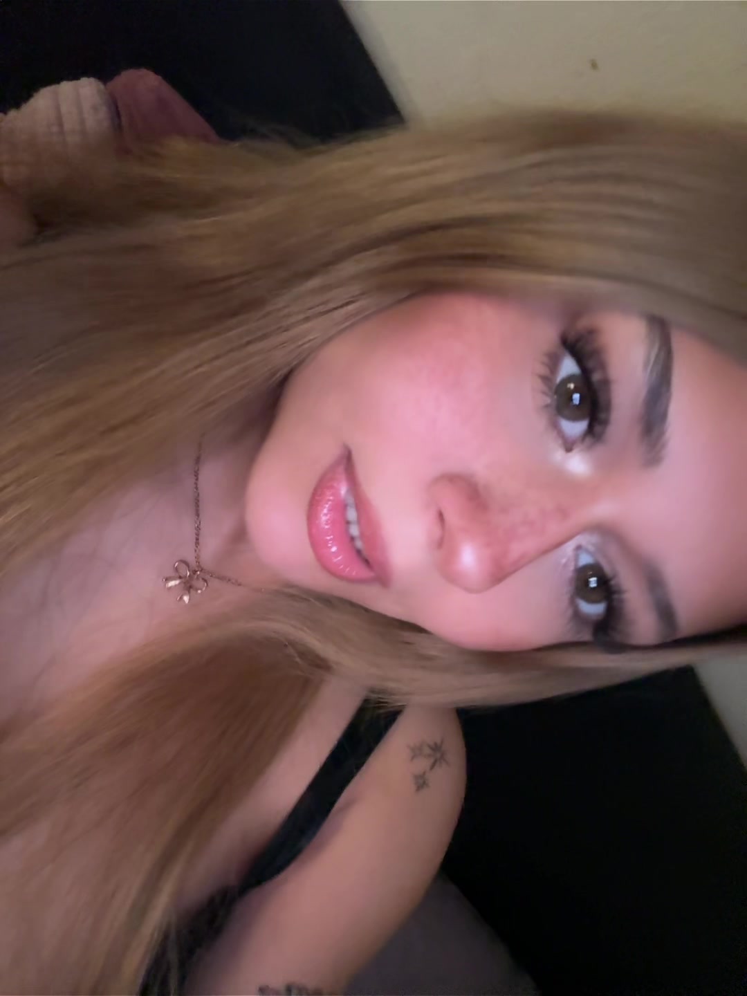 @𝐿𝑜𝑙𝑖𝑡𝑎