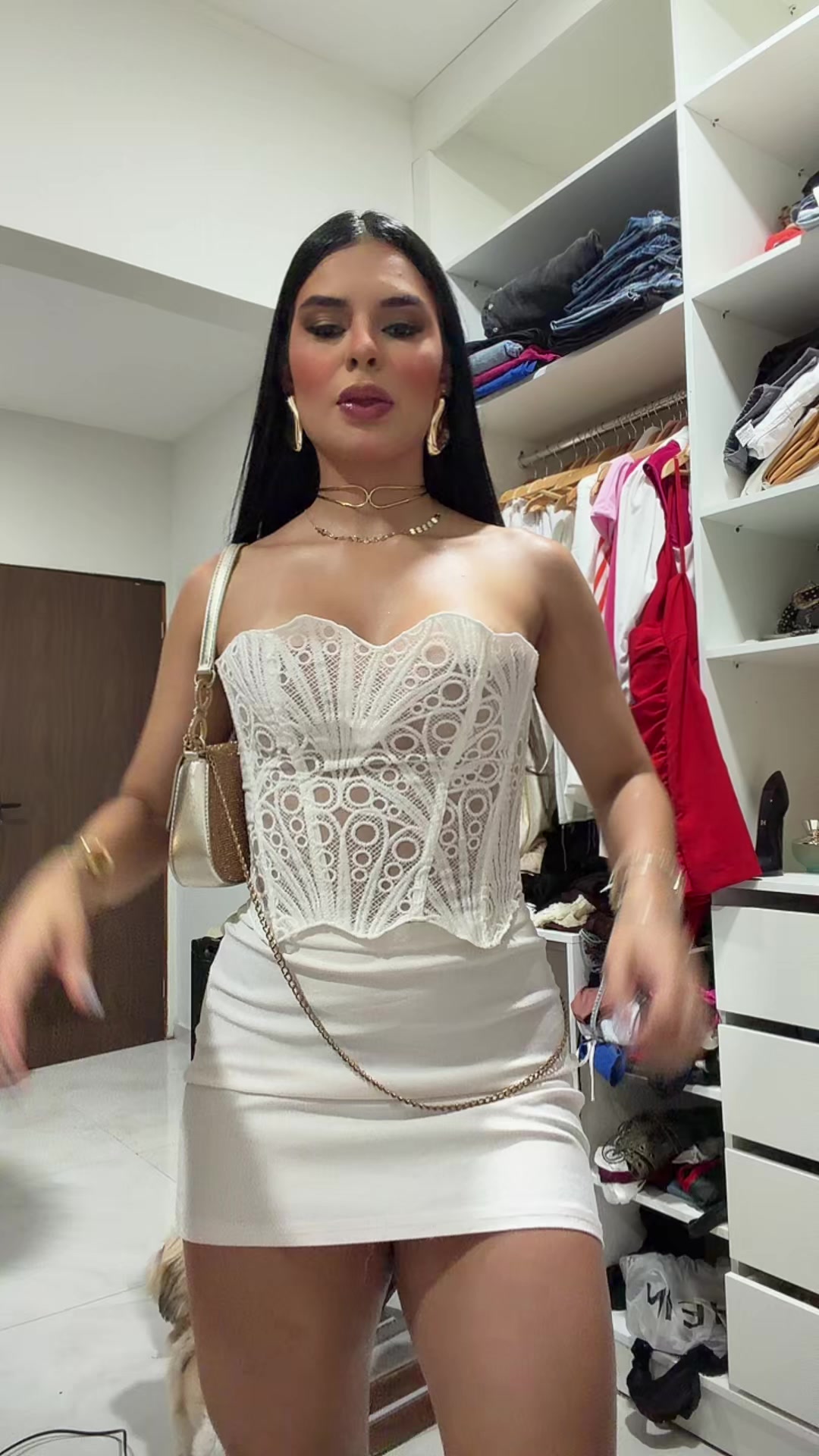 @naelypereira