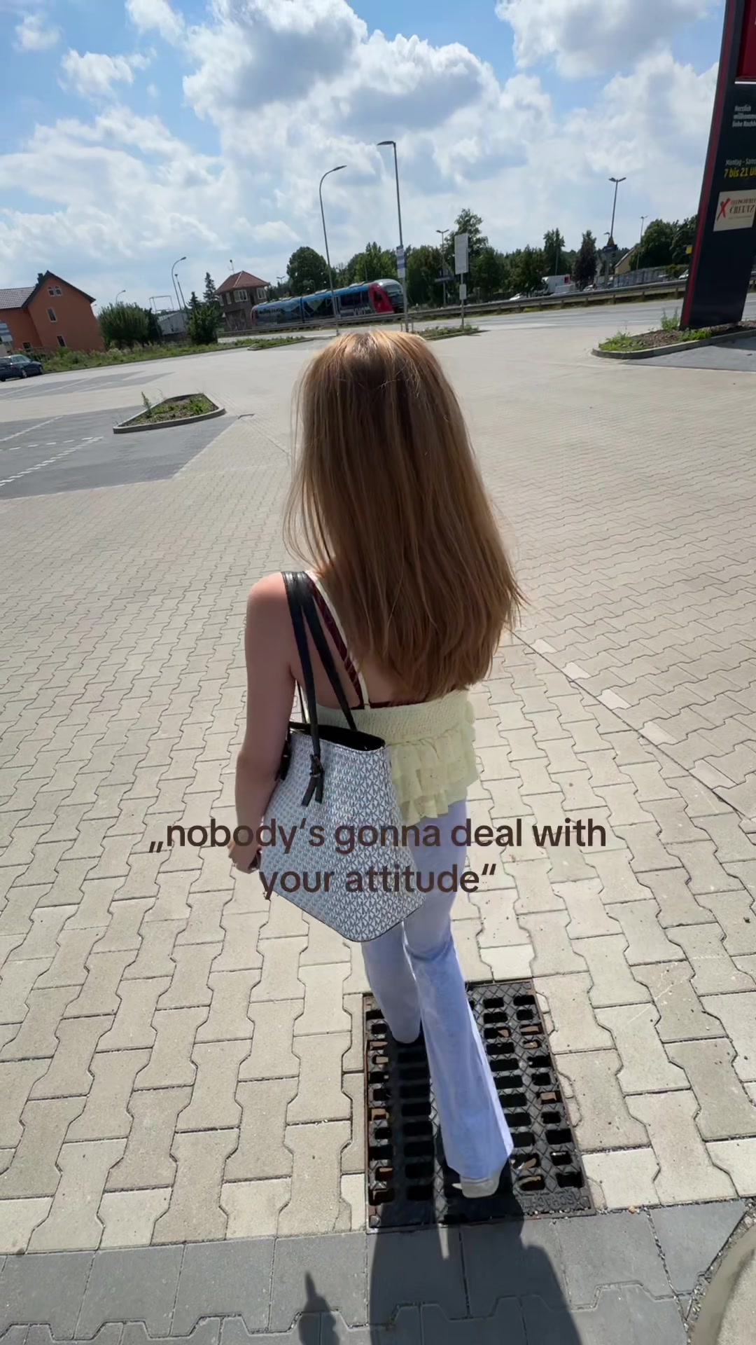 @𝒍𝒊𝒍𝒍𝒚 & 𝒎𝒐𝒎𝒐