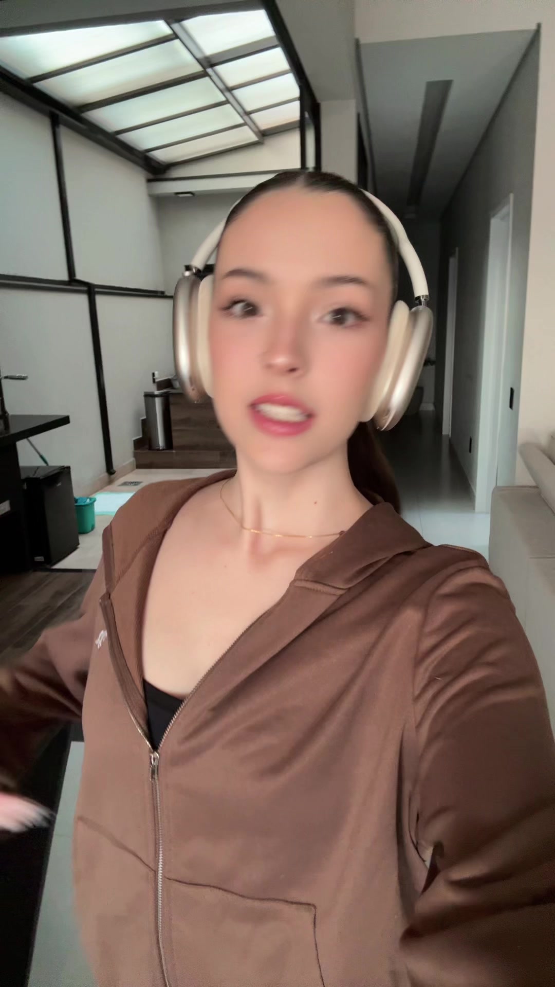 @Ana