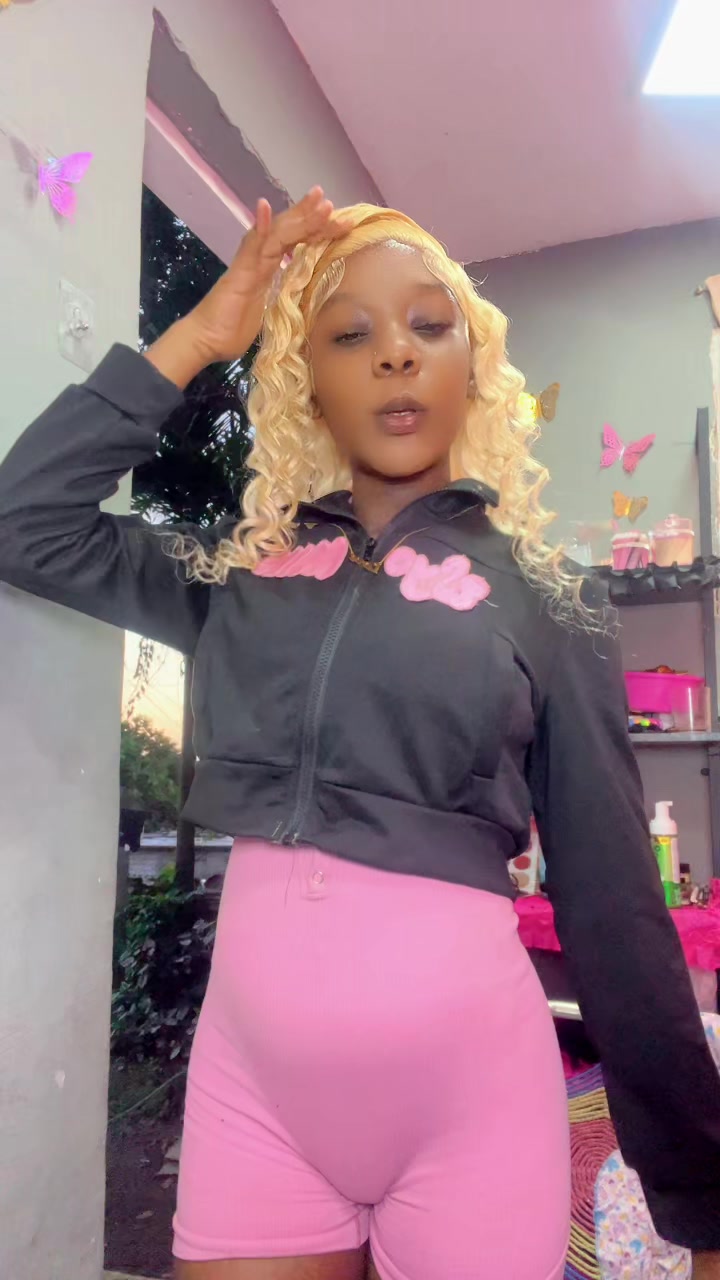 @shaniek_0