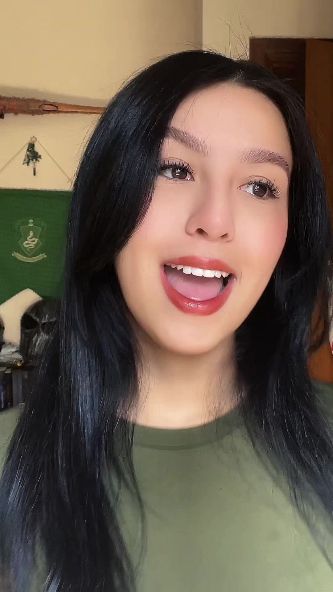 @heyitssliraa