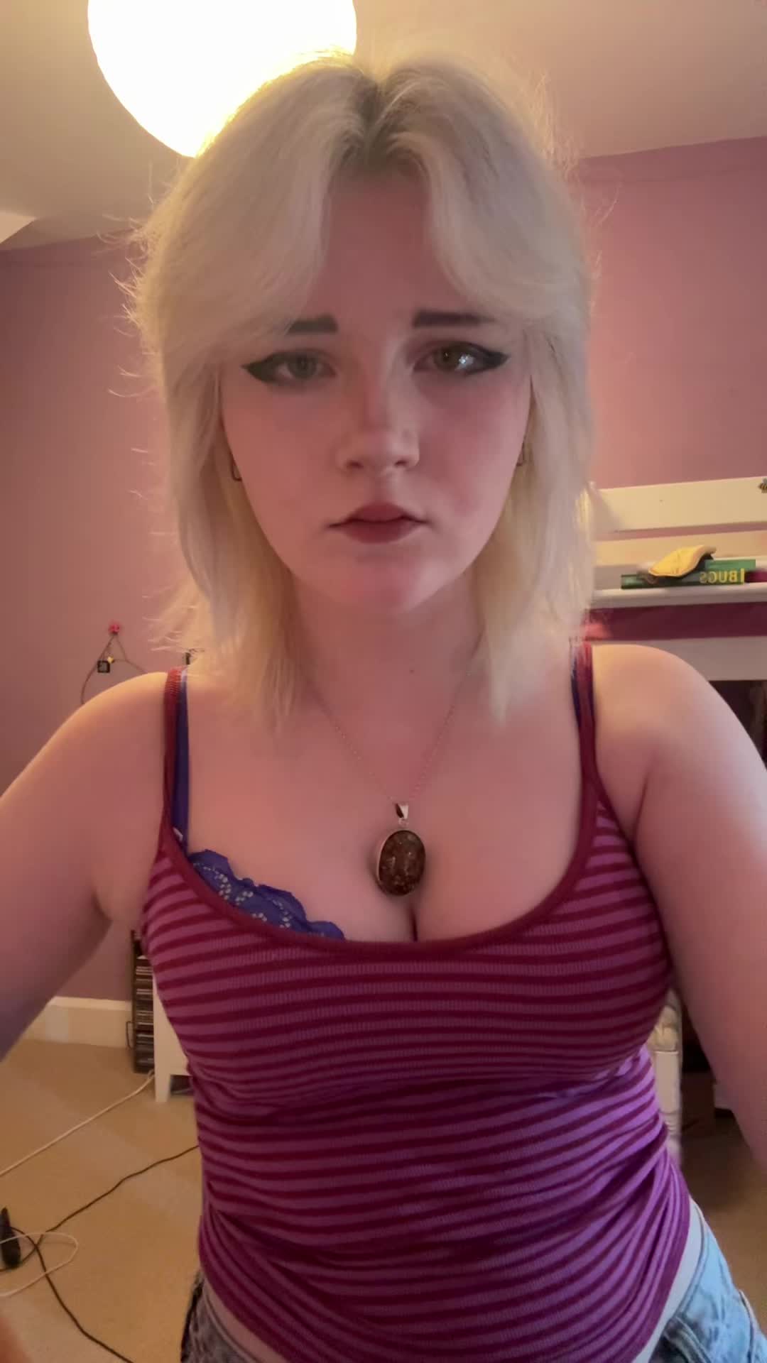 @Robynzz_🎈