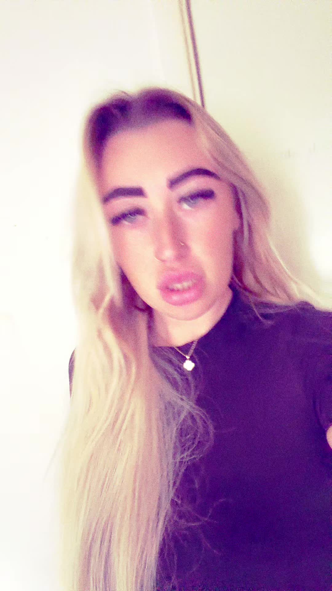 @Chlo 🍒