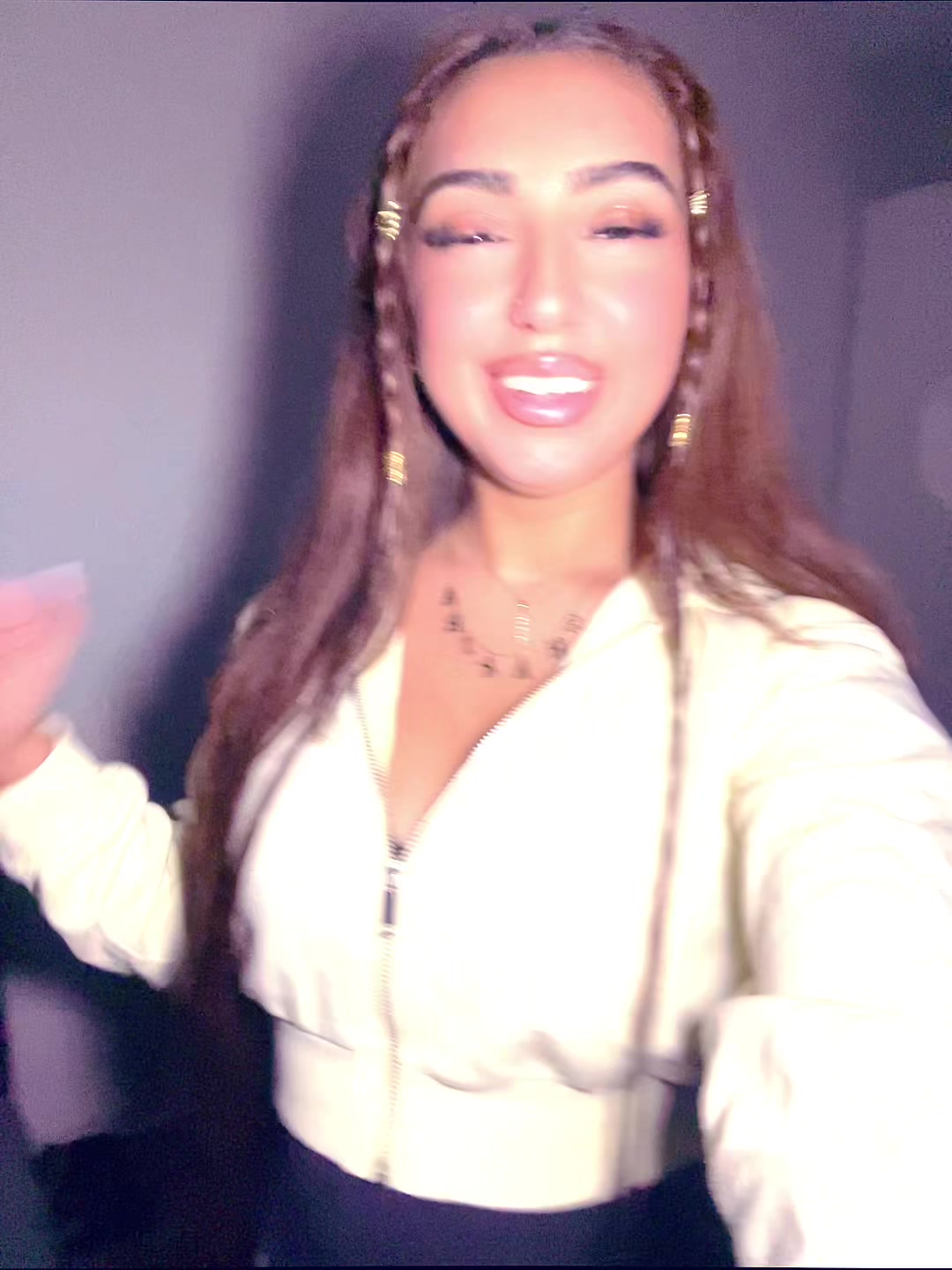 @$hakira