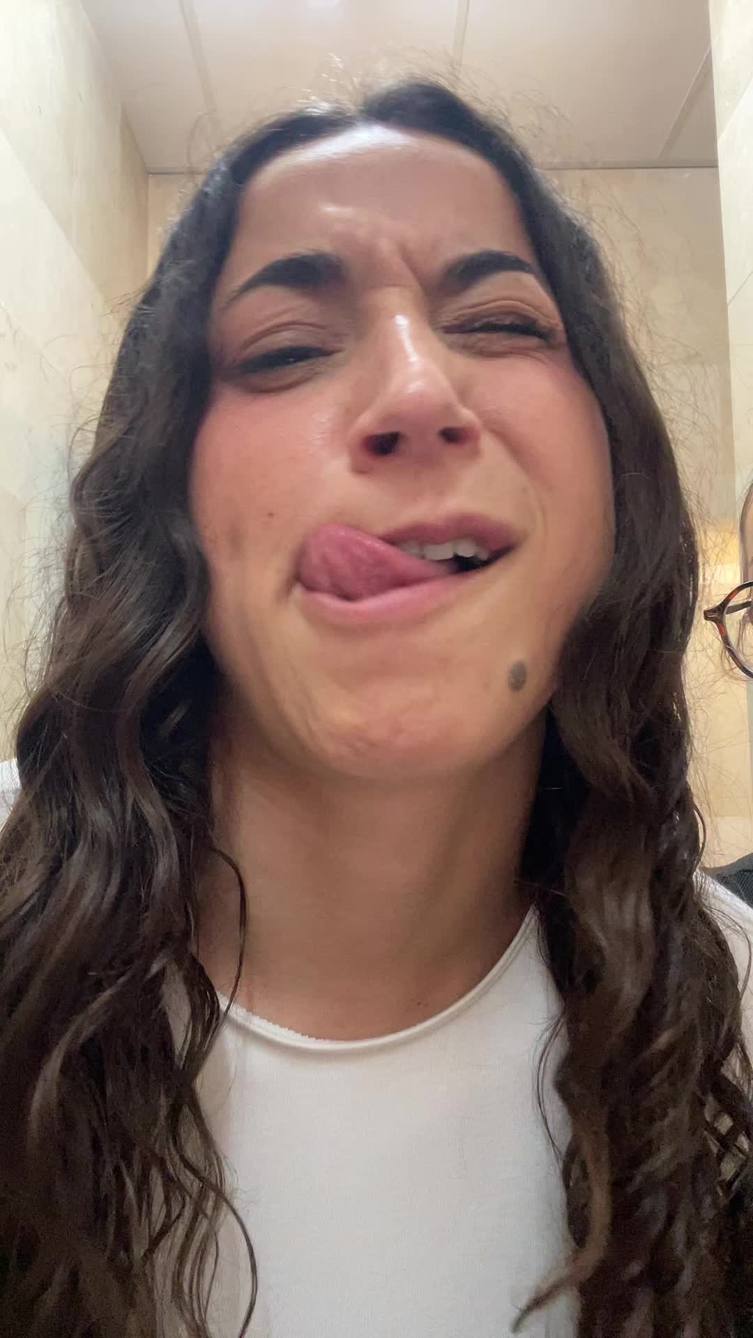 @aroamuca