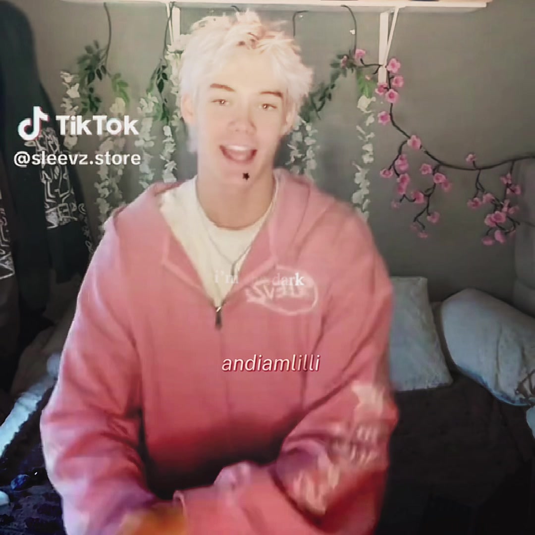 @𝐋𝐢𝐥𝐥𝐢 😇