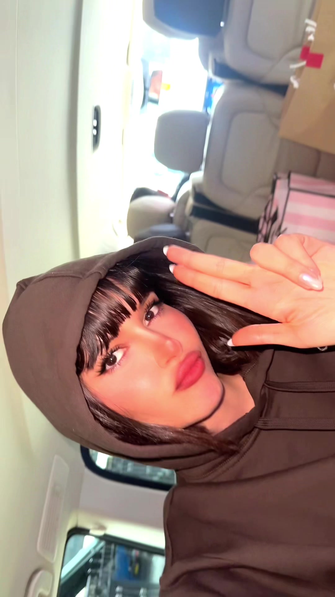 @Azza_Slimene عزة سليمان👽