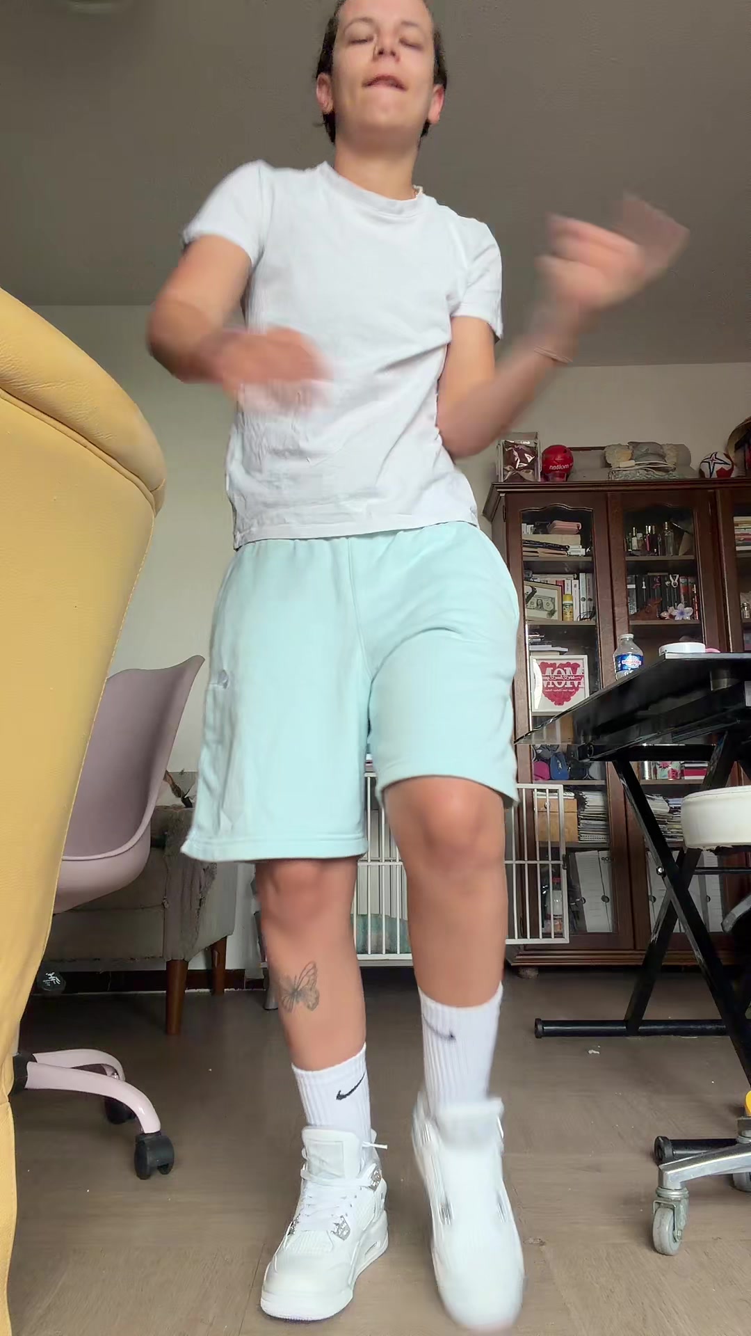 @In&egrave;s ✞