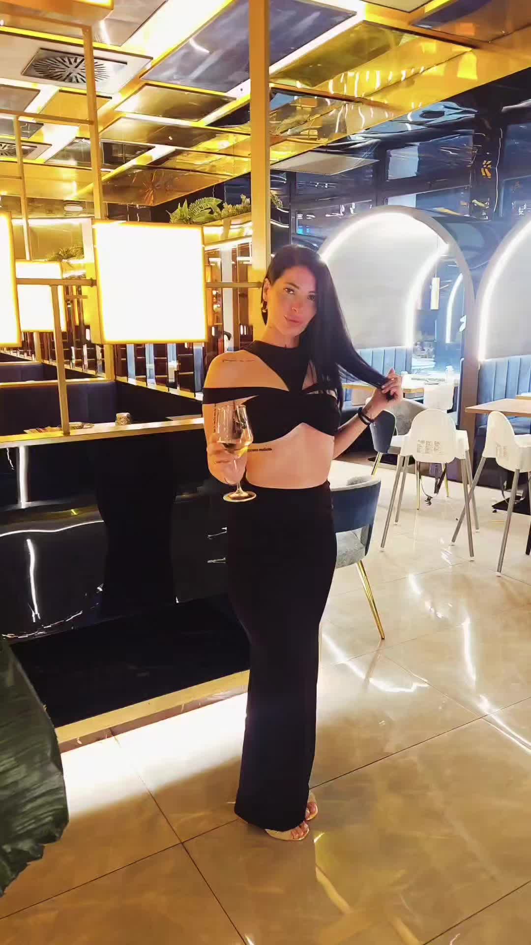 @Smeralda 🗝️✈️🍸💎