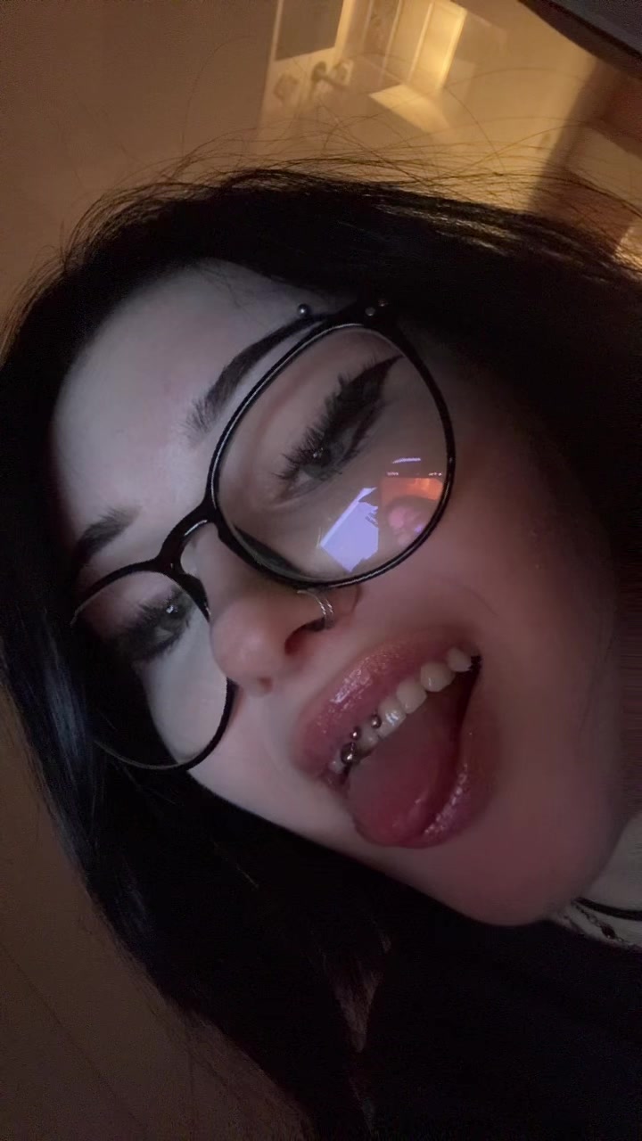 @анютка
