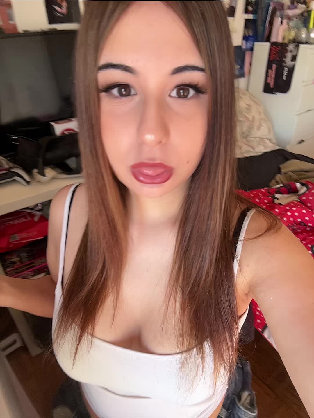 @🧛🏻&zwj;♀️🧛🏻&zwj;♀️