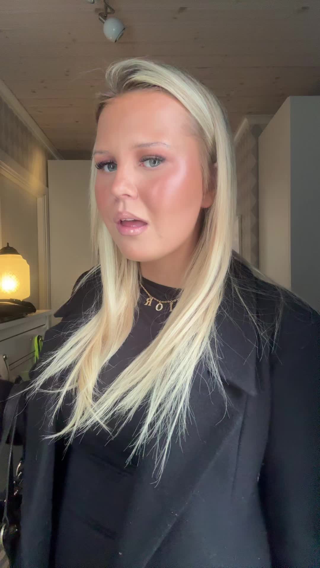 @Holly🛍️🥥🥂