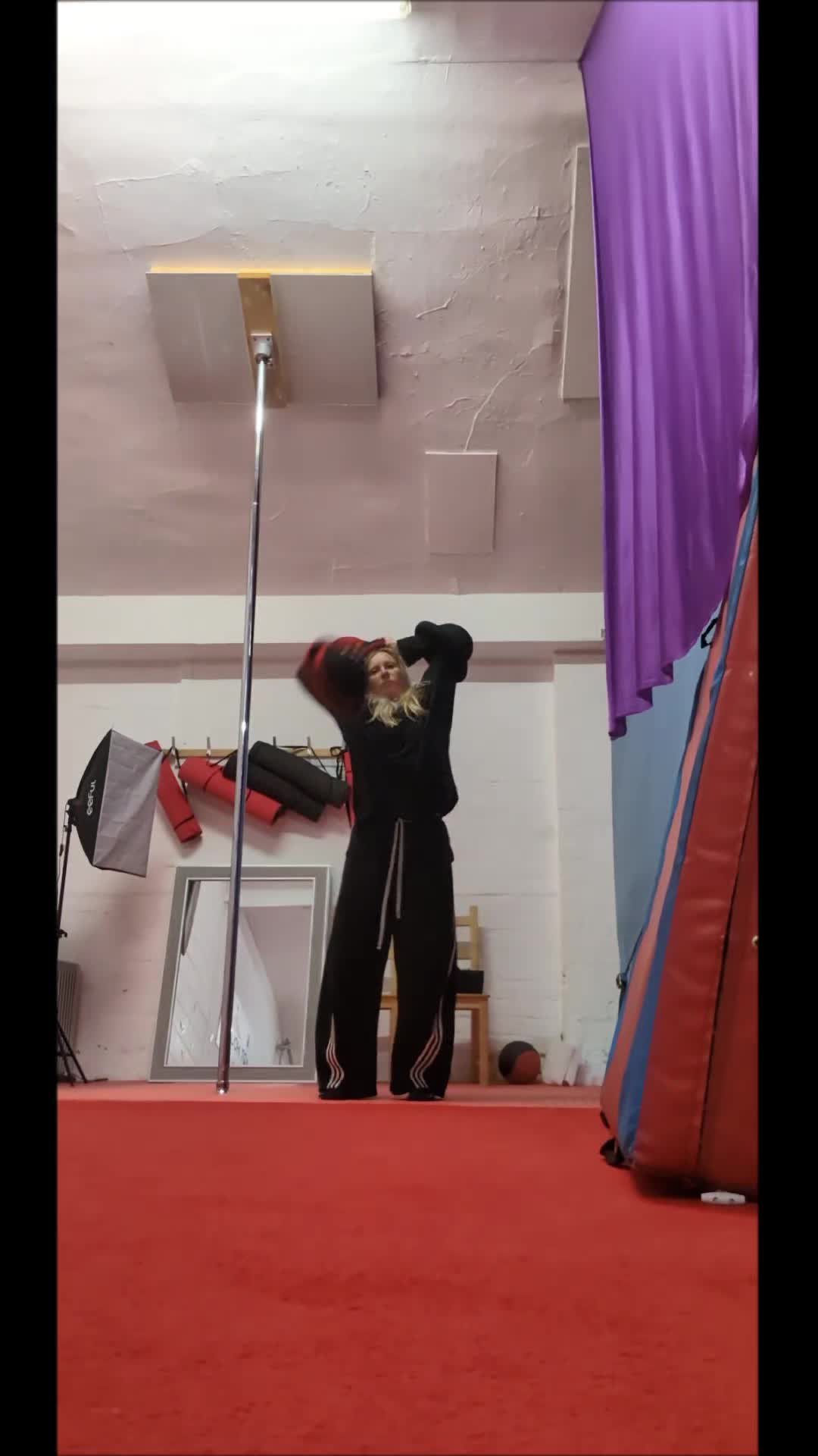 @Circus Granny
