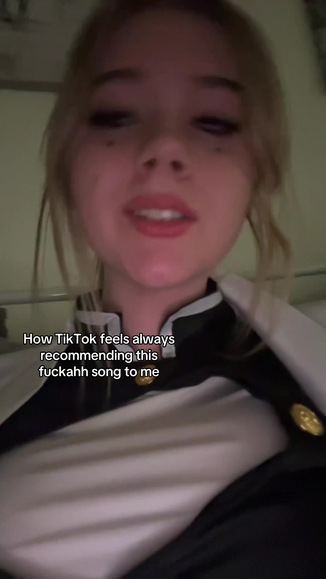 @Poppy🧏&zwj;♀️