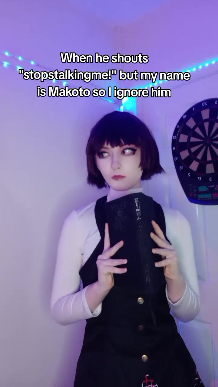 @vyrse.cos