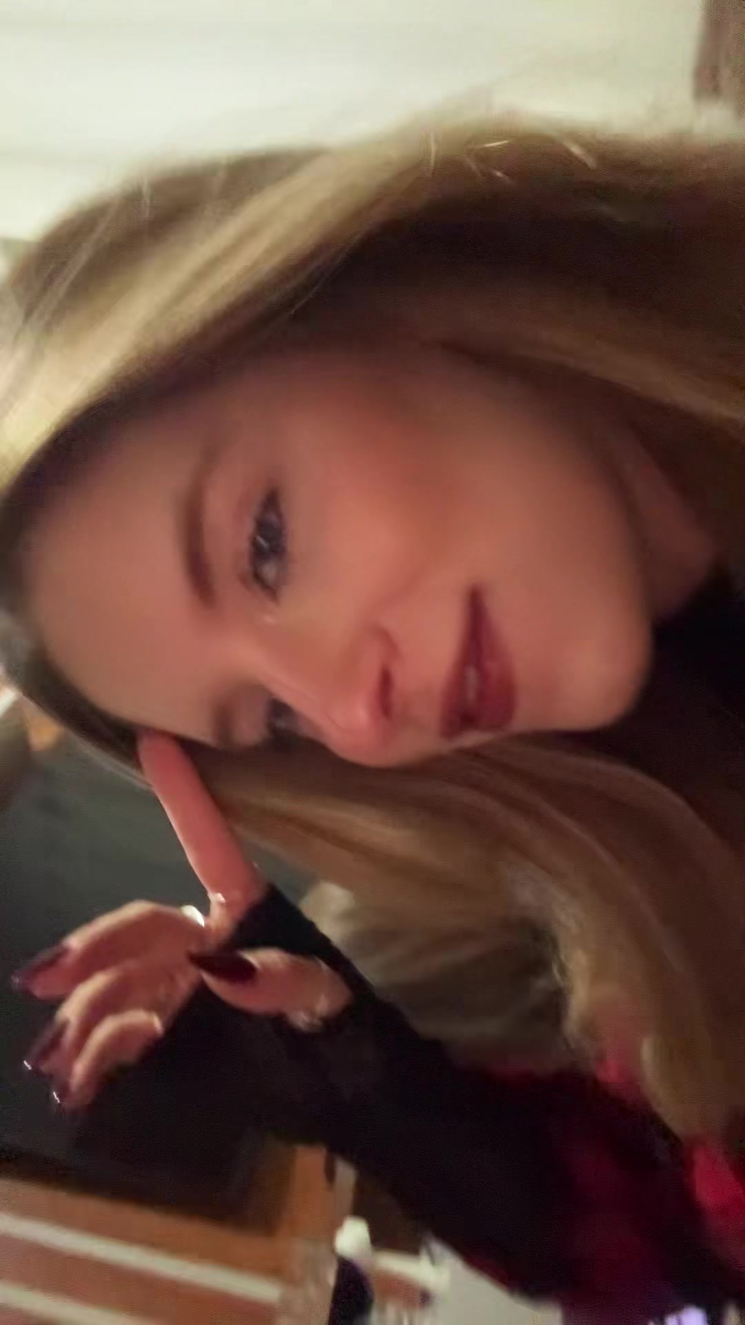 @Isadora