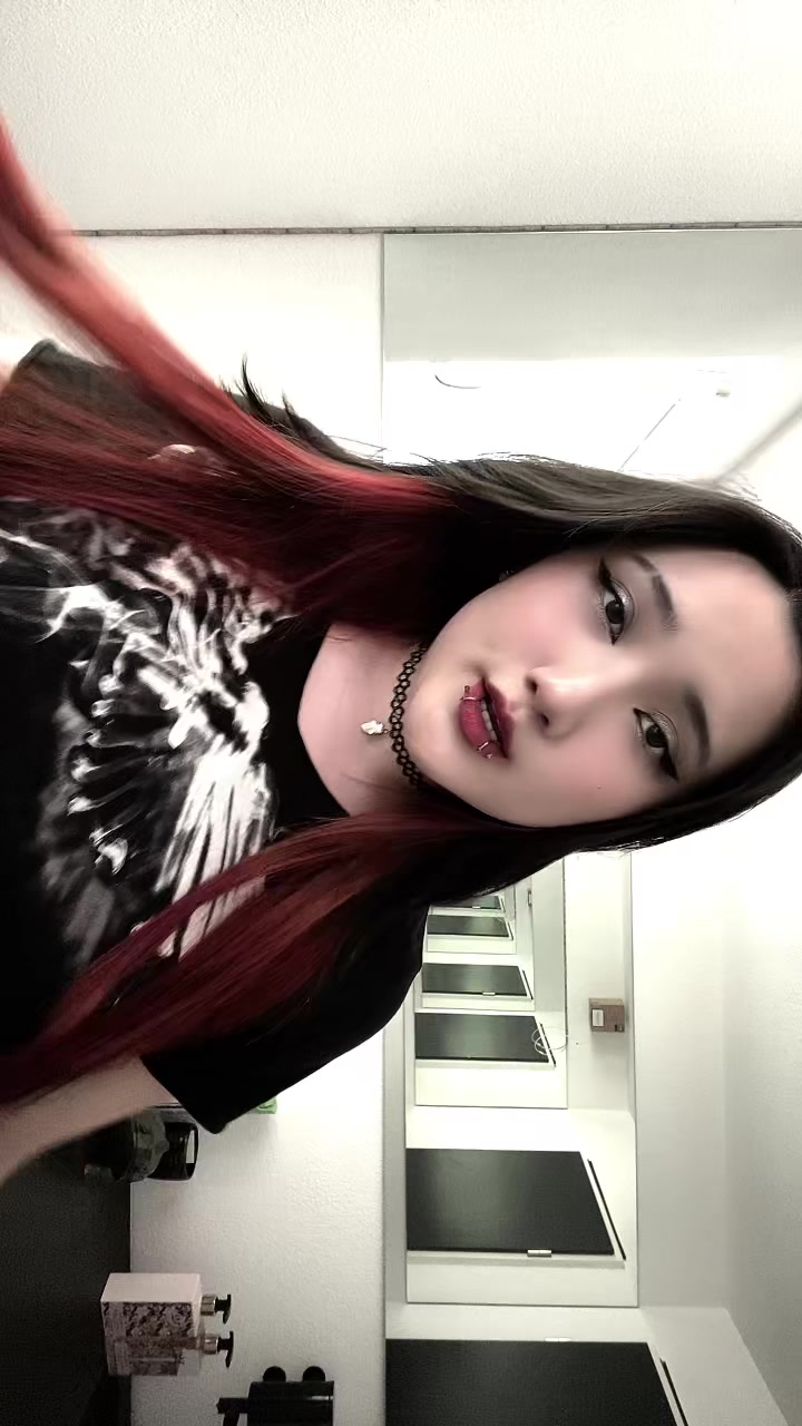 @Vy Vy🕷️🕸️