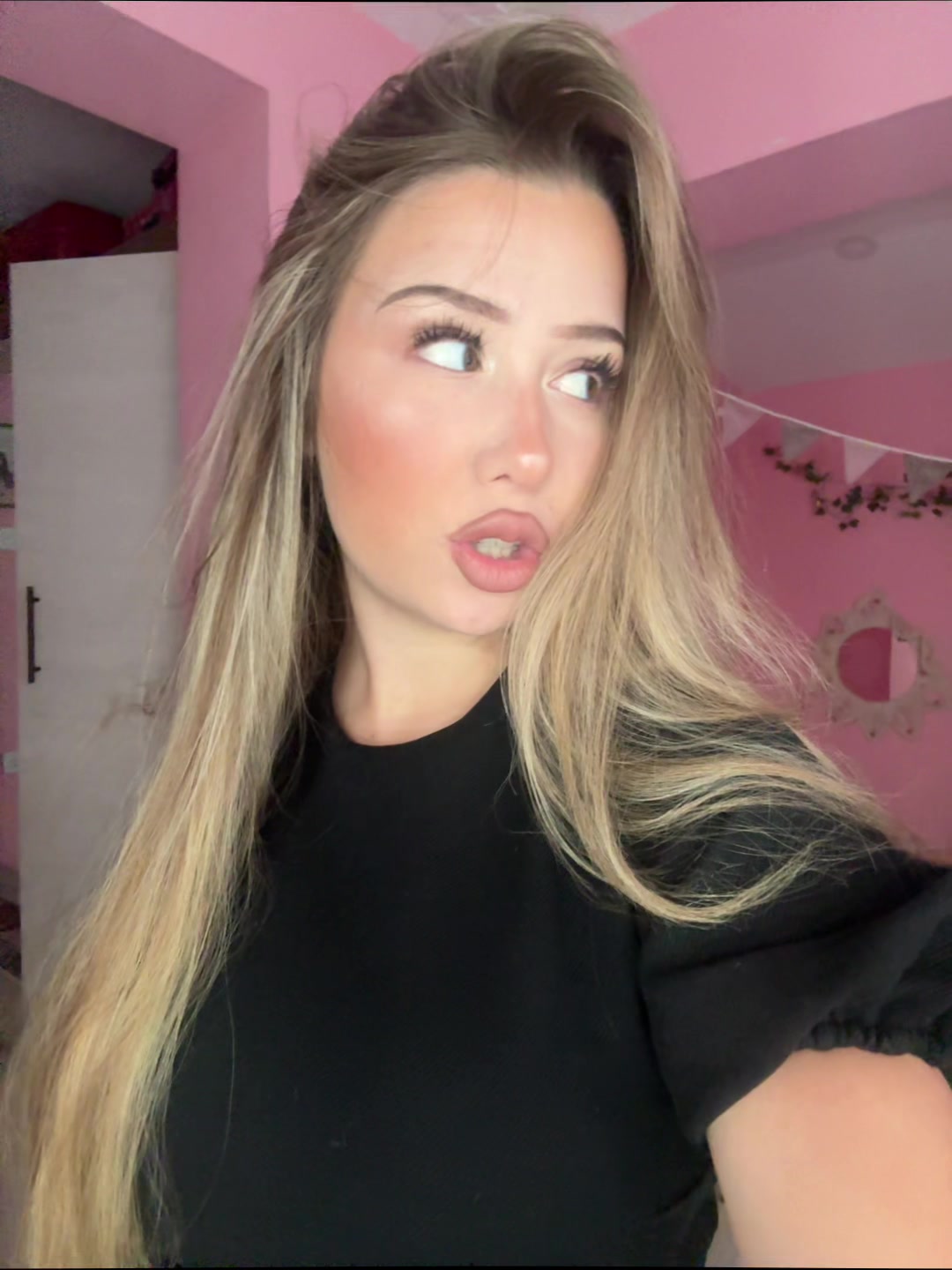 @ᴅᴀʀᴀ